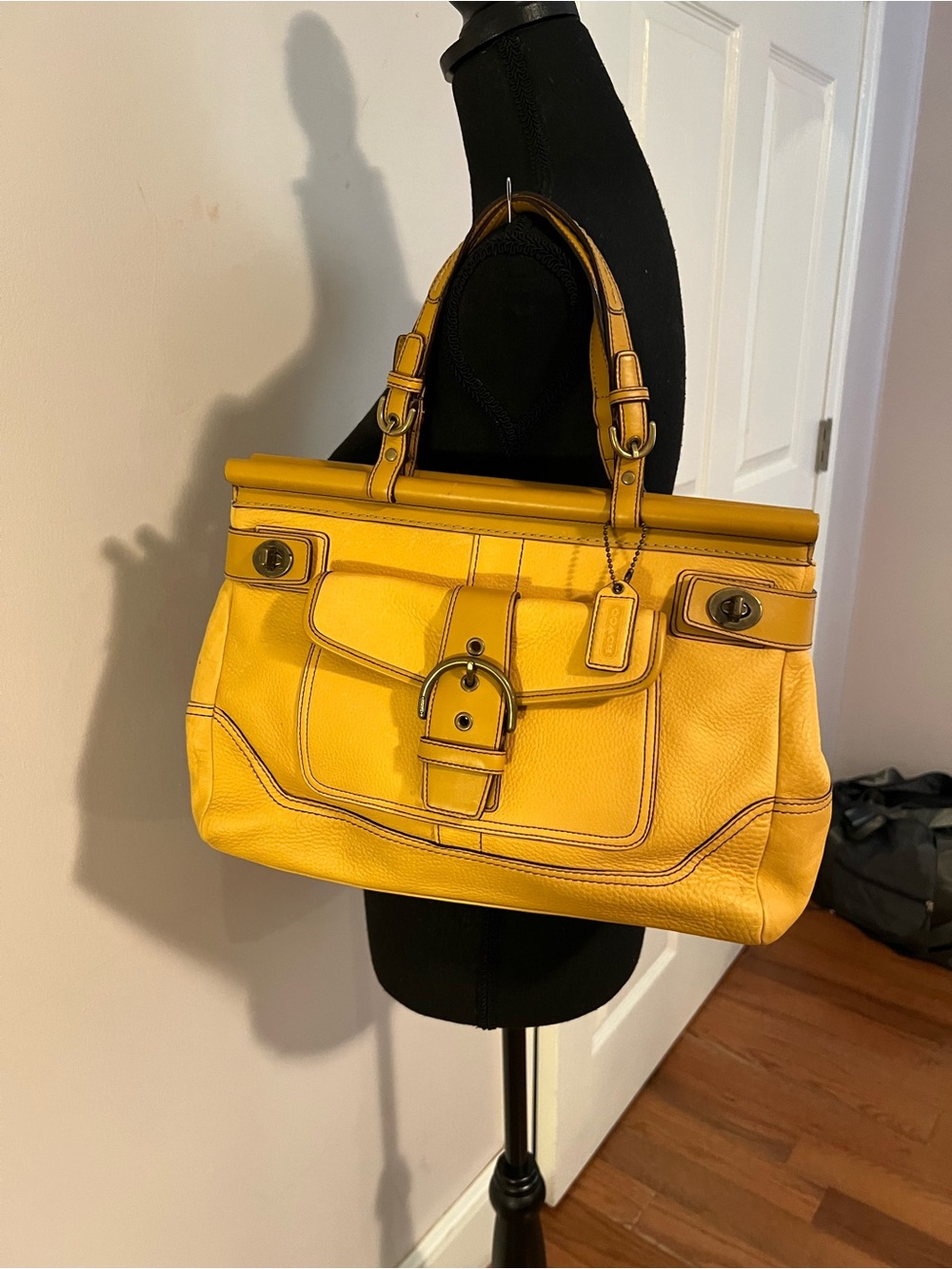 COACH RARE 2004 Limited Edition Soho Dowel Top Leather Satchel 9749.